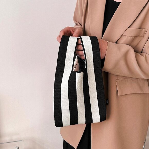 Black And White Casual Women's Handheld Crochet Woven Bag Stripe Pattern - Picture 4 of 7